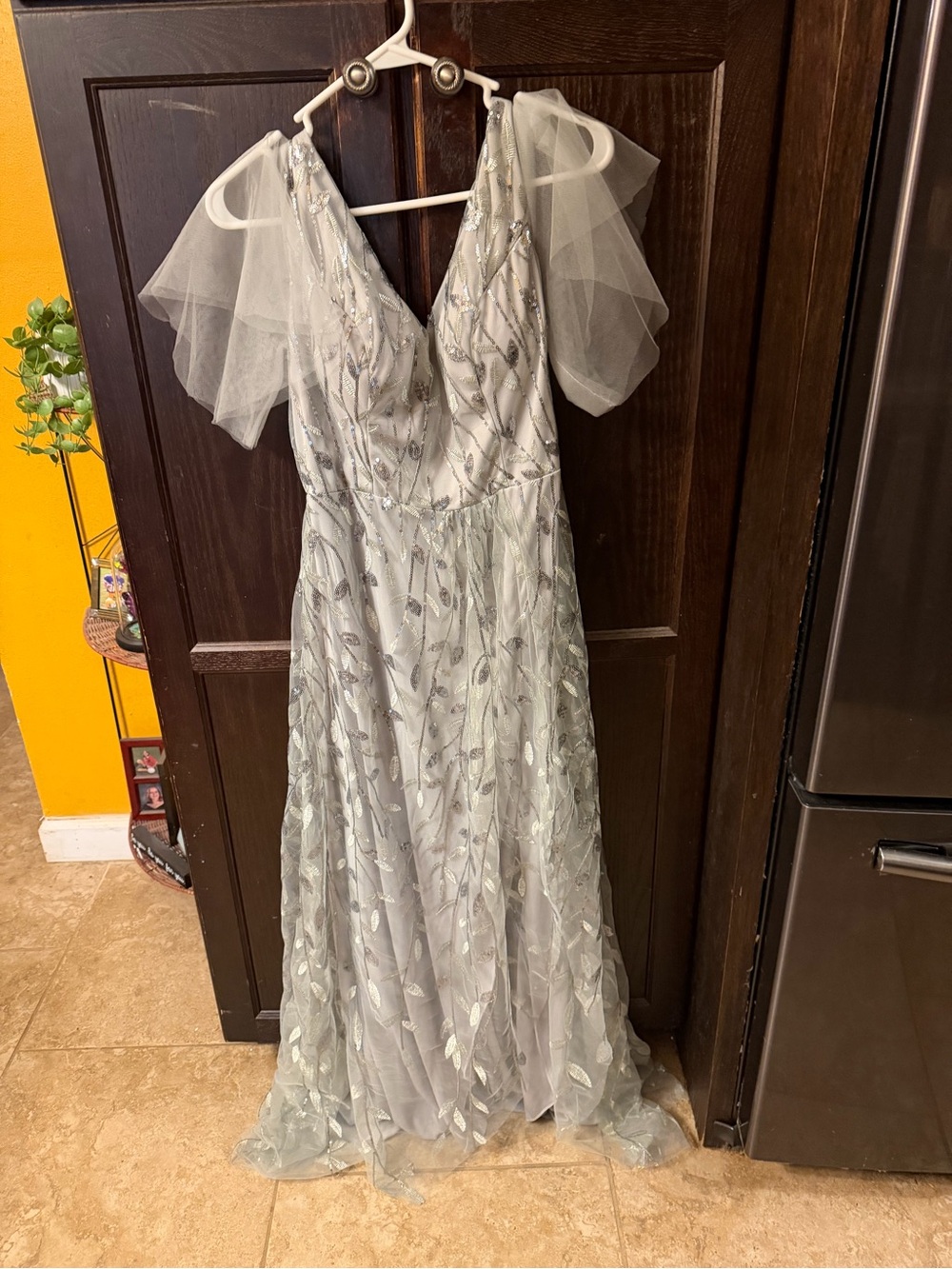 Elegant Silver-Gray Embroidered Tulle Wedding Dress